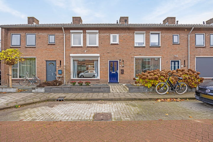 View photo 1 of Roemer Visscherstraat 27