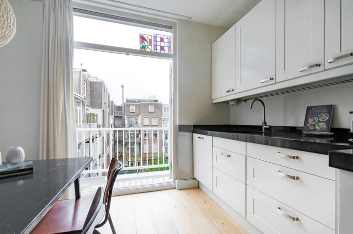 Foto 9 van Jan van Riebeekstraat 3-3