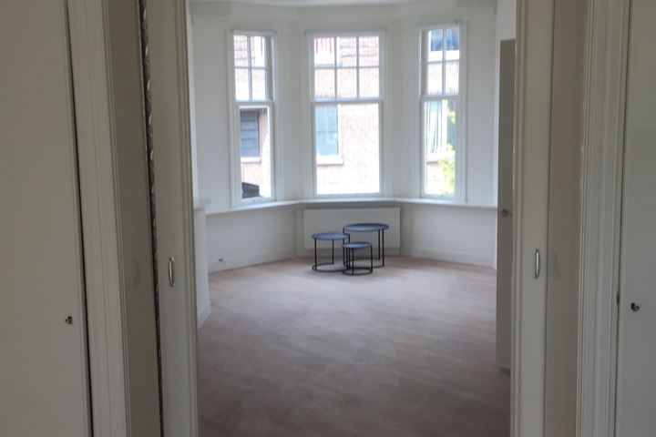 View photo 5 of Usselincxstraat 33