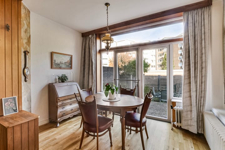 Foto 8 van Waldeck Pyrmontstraat 18