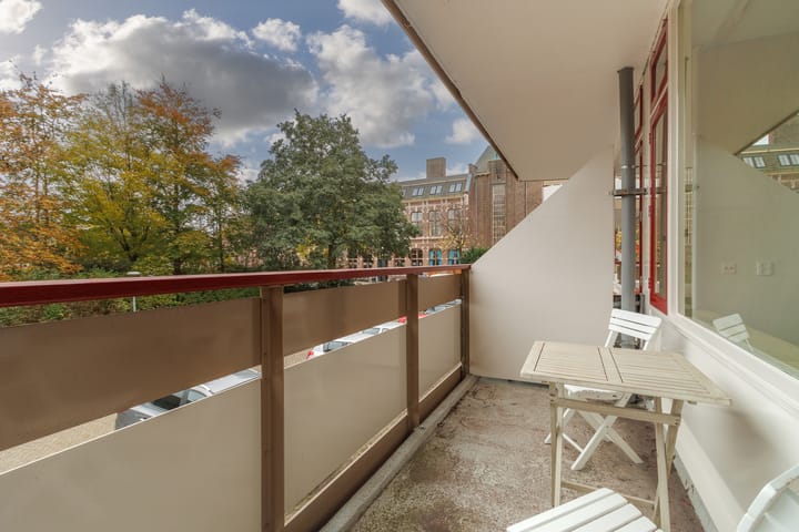 Foto 21 van Haagplein 4