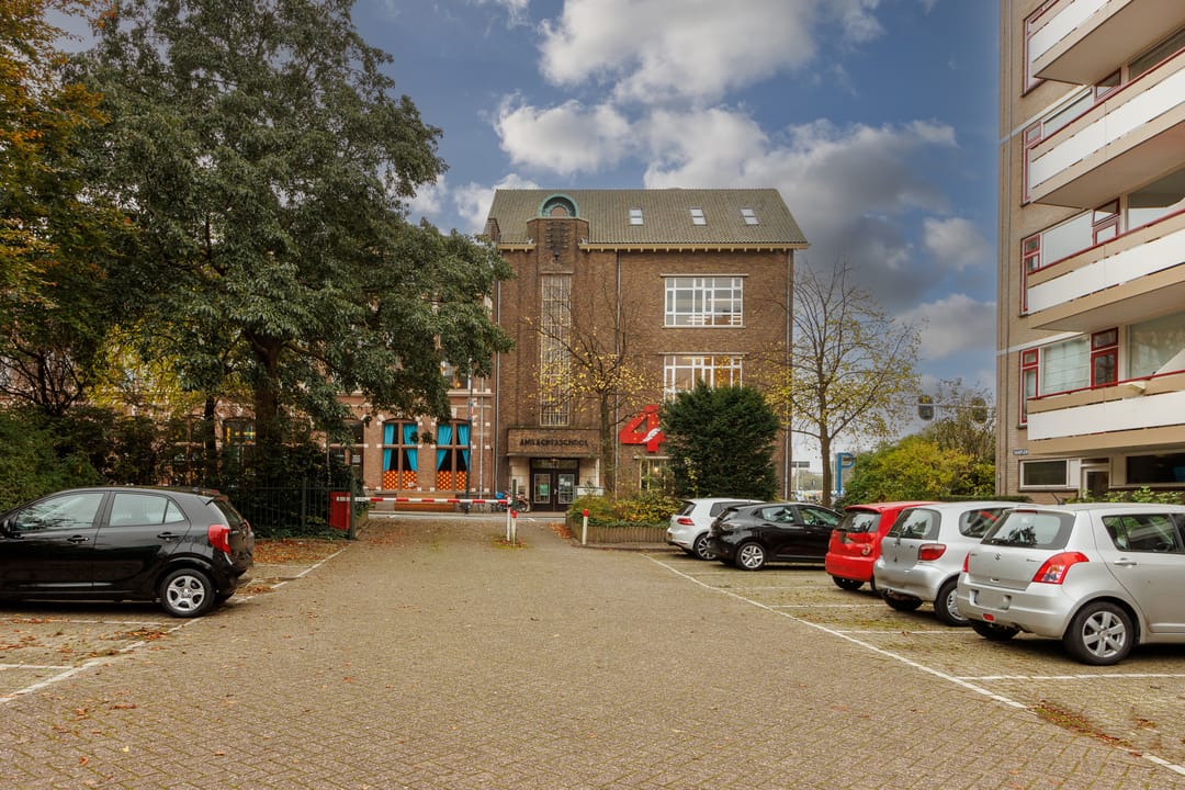 Photo 43 of Haagplein 4