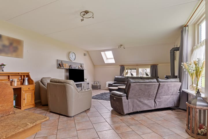 Photo 8 of Oosteinde 30