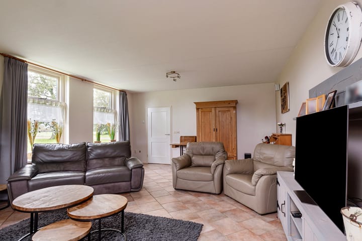 Photo 9 of Oosteinde 30