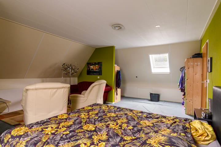 Photo 24 of Oosteinde 30