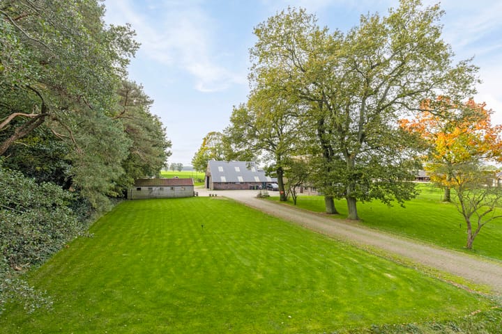 Photo 51 of Oosteinde 30