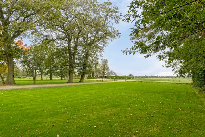 Photo 56 of Oosteinde 30