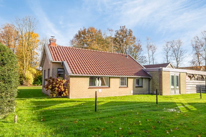 Foto 3 van Meester Lokstraat 20