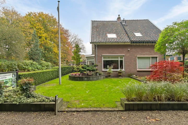 Foto 25 van Papegaaiweg 19