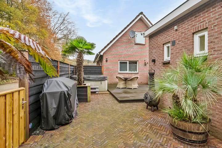 Foto 27 van Papegaaiweg 19