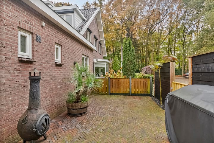 Foto 28 van Papegaaiweg 19