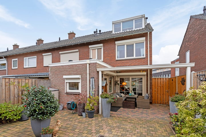 View photo 31 of Leliestraat 14