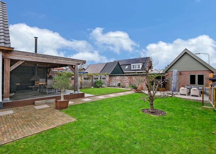 Foto 2 van Havenplein 6