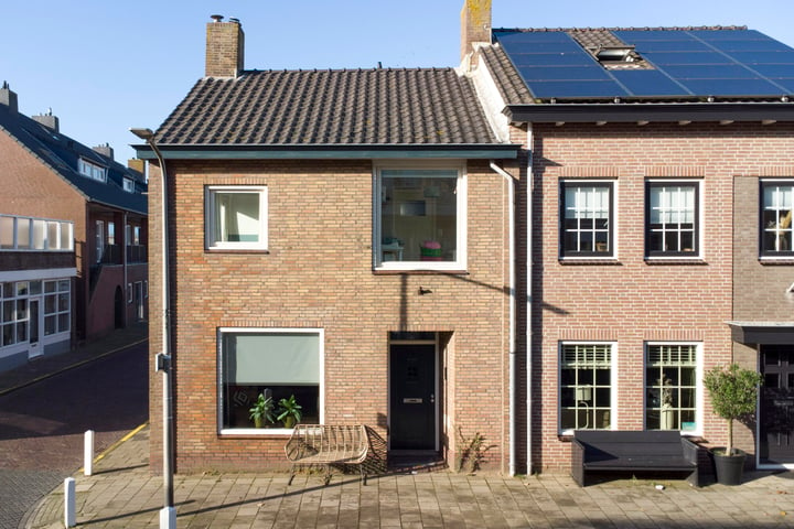 View photo 9 of Dwarsstraat 13