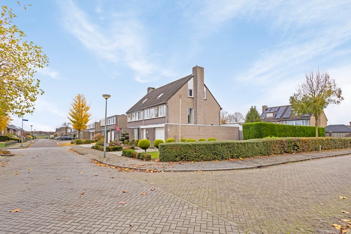 Bekijk foto 35 van Meester de Haanstraat 29