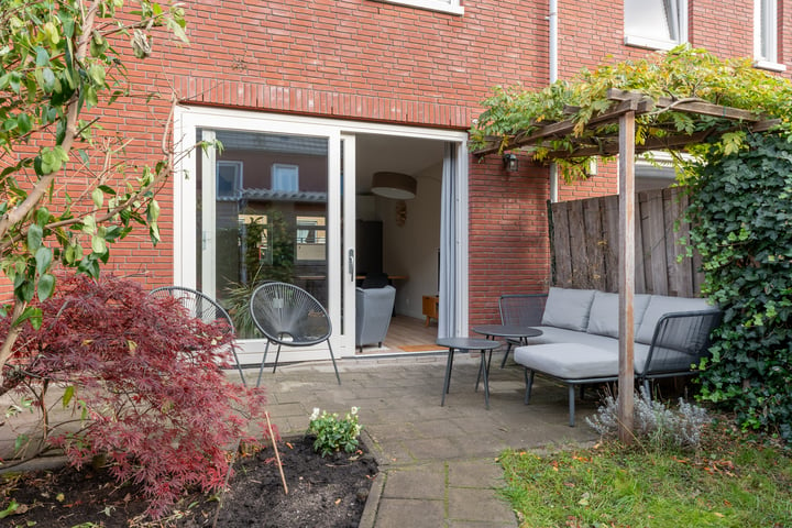 Bekijk foto 15 van Raephorststraat 48