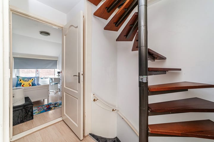 Foto 9 van Merwedestraat 151