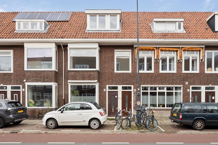 View photo 1 of Teding van Berkhoutstraat 81