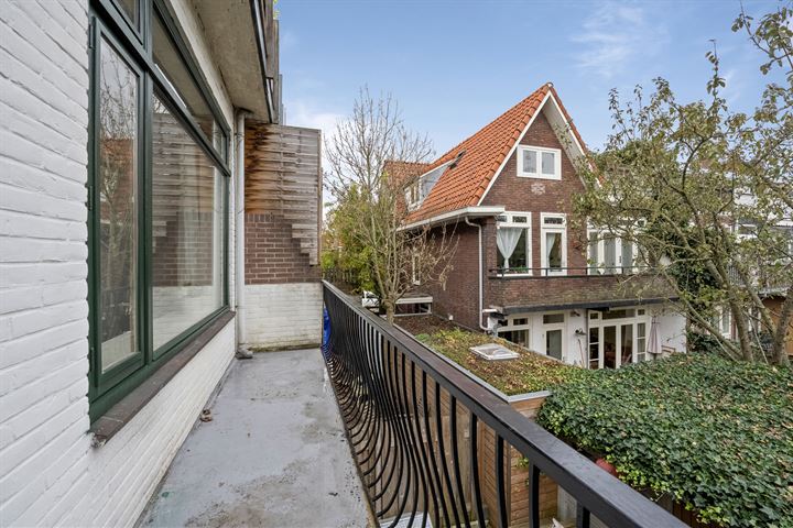 View photo 8 of Teding van Berkhoutstraat 81