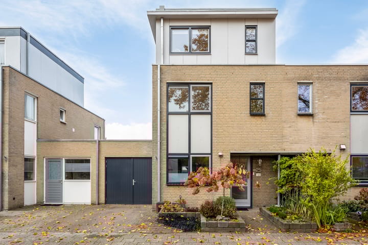 Foto 1 van Marcel Breuererf 25