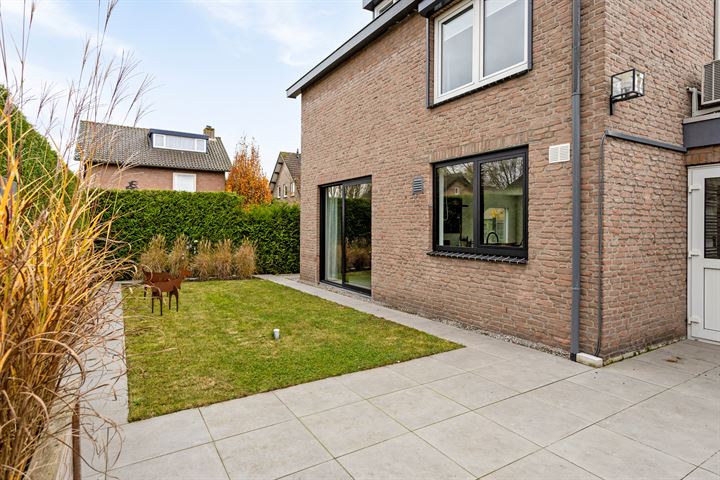 View photo 50 of Vonderstraat 24