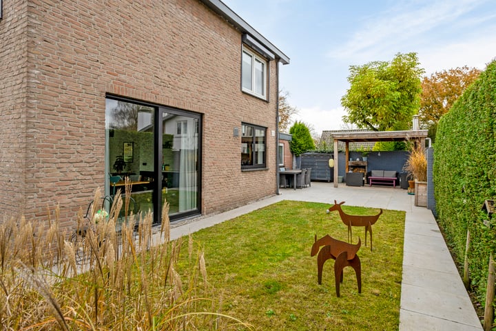 View photo 51 of Vonderstraat 24