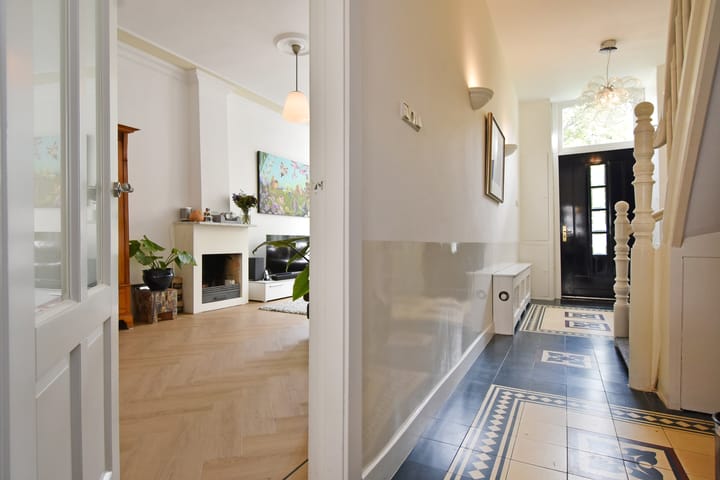 Photo 8 of Alexanderlaan 9