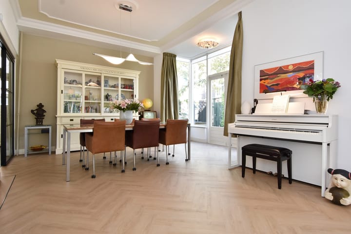 Photo 10 of Alexanderlaan 9