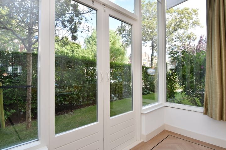 Photo 12 of Alexanderlaan 9