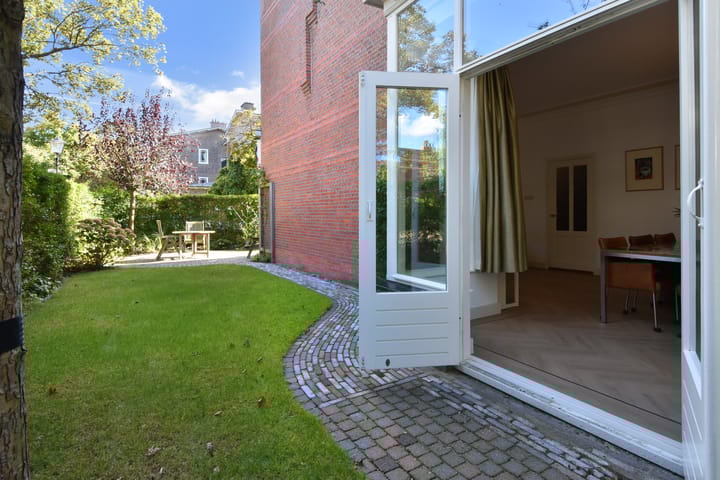 Photo 13 of Alexanderlaan 9