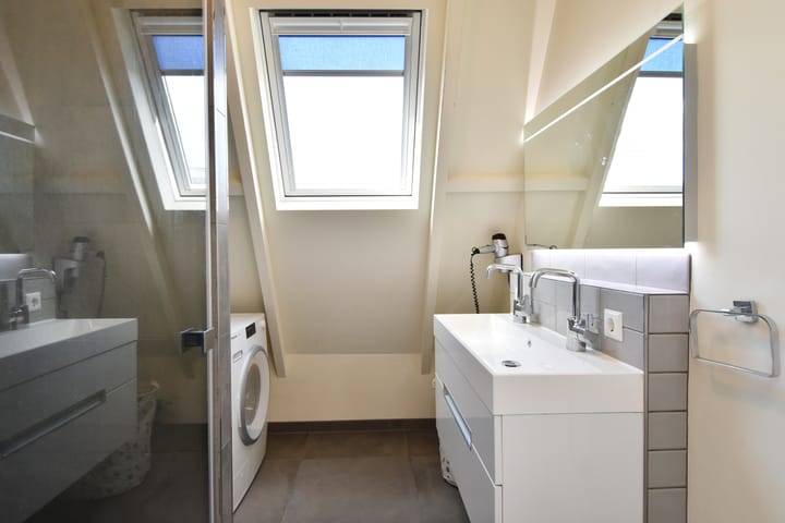 Photo 32 of Alexanderlaan 9