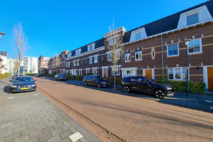 View photo 30 of Albert Trouwborststraat 12