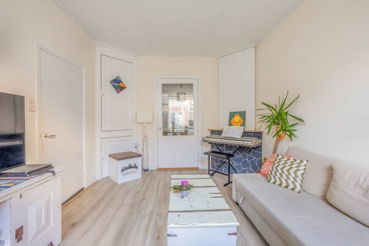 Foto 7 van van der Veldstraat 47