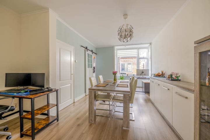 Foto 8 van van der Veldstraat 47