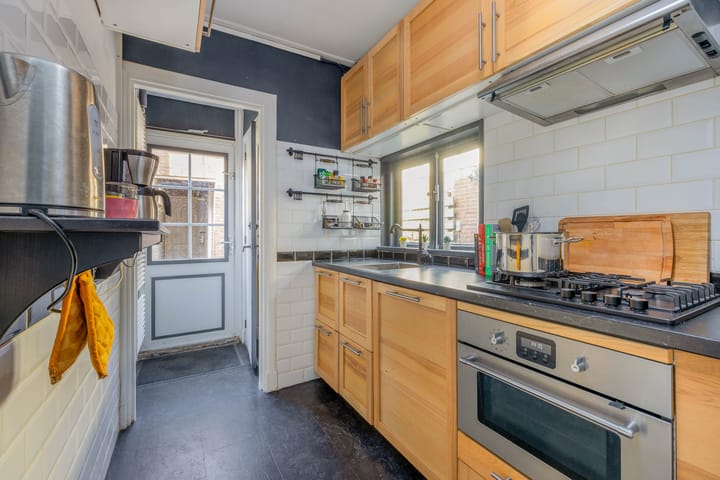 Foto 12 van van der Veldstraat 47