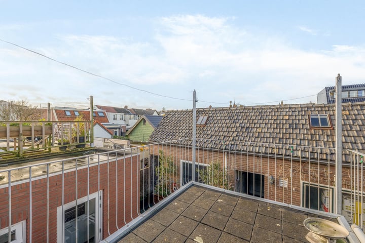 Bekijk foto 31 van van der Veldstraat 47