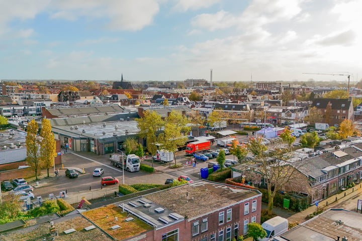 Bekijk foto 33 van van der Veldstraat 47