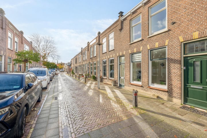 Bekijk foto 36 van van der Veldstraat 47