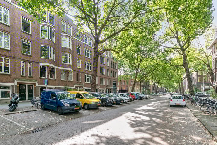 Photo 4 of Graaf Florisstraat 8-B