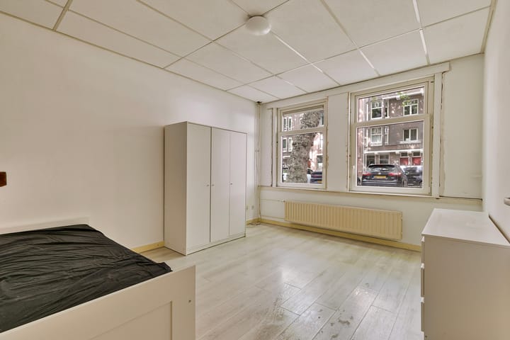 Photo 7 of Graaf Florisstraat 8-B