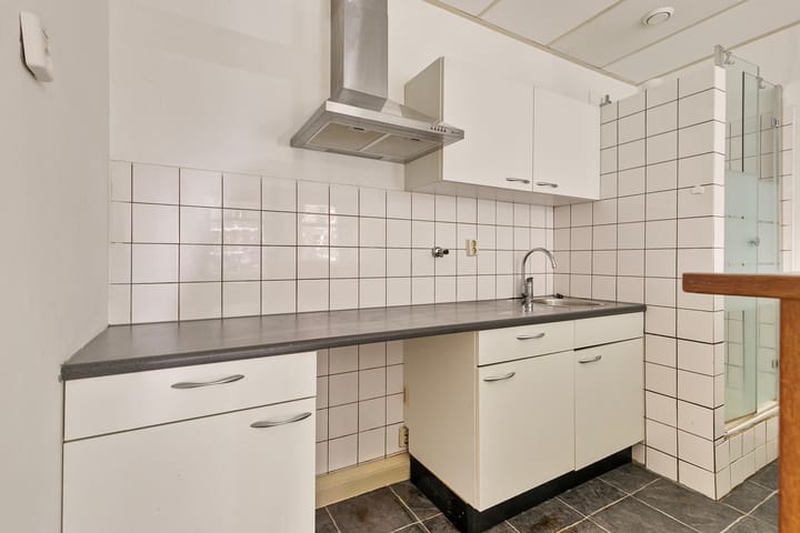 Photo 9 of Graaf Florisstraat 8-B