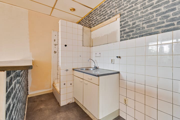 Photo 13 of Graaf Florisstraat 8-B