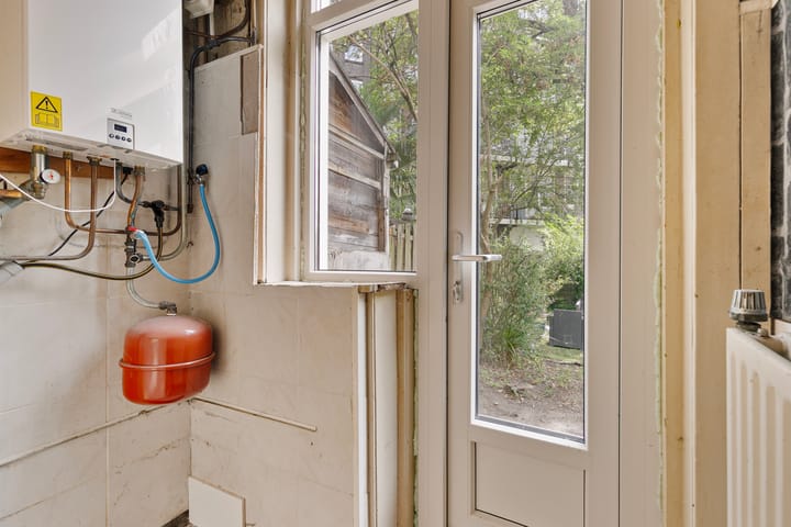 Photo 15 of Graaf Florisstraat 8-B