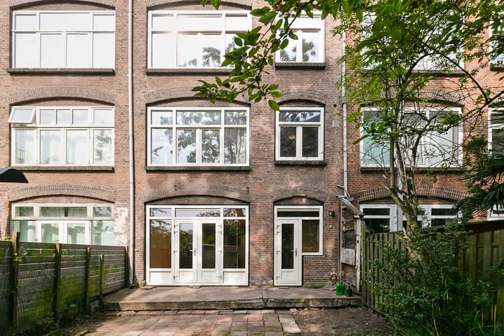 Photo 16 of Graaf Florisstraat 8-B
