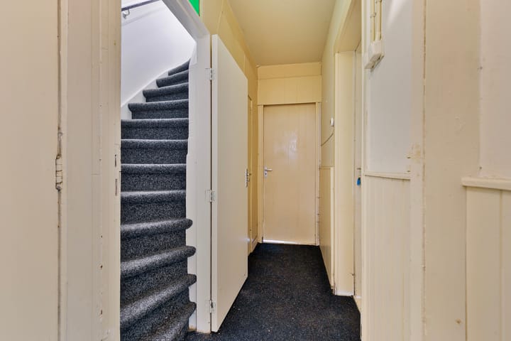 Photo 17 of Graaf Florisstraat 8-B