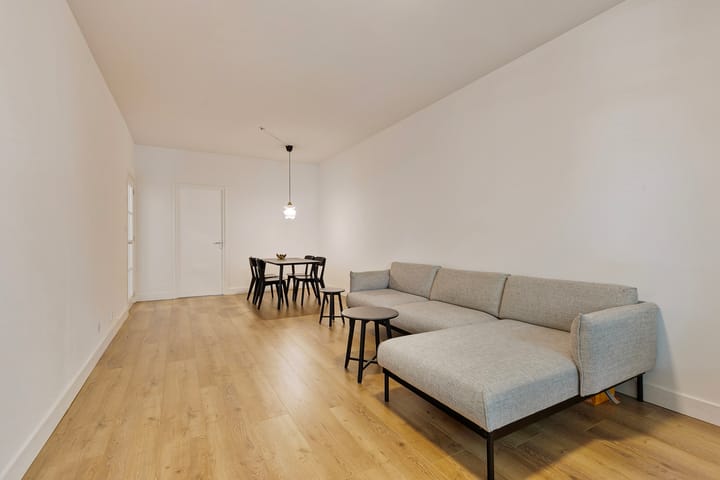 Photo 20 of Graaf Florisstraat 8-B