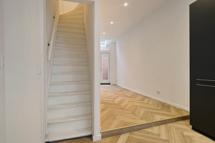 Photo 5 of Catharinastraat 38