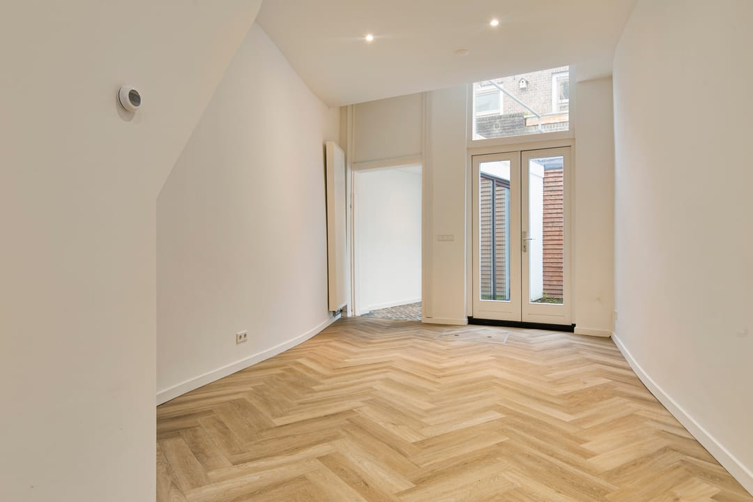 Photo 8 of Catharinastraat 38