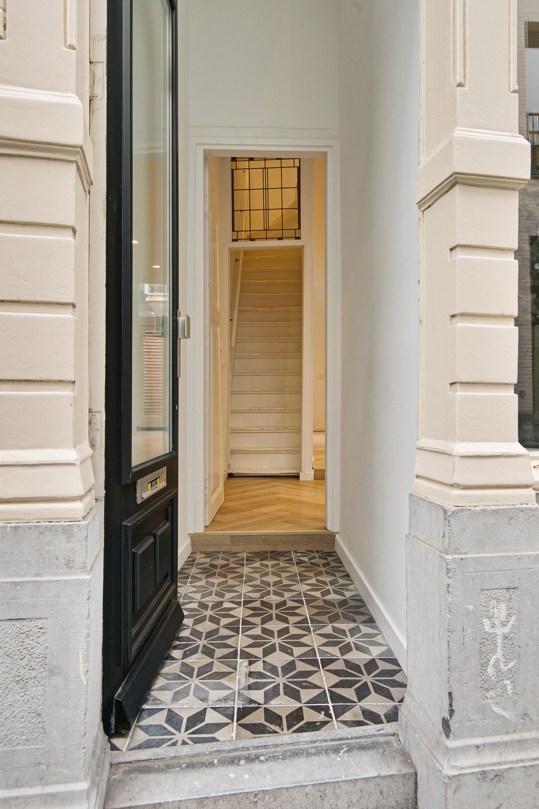 Photo 16 of Catharinastraat 38