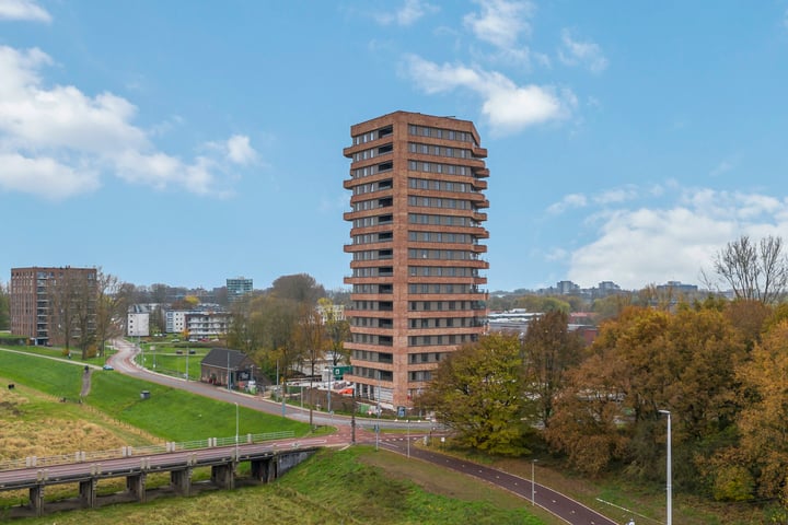 Bekijk foto 1 van Gelderse Rooslaan 275